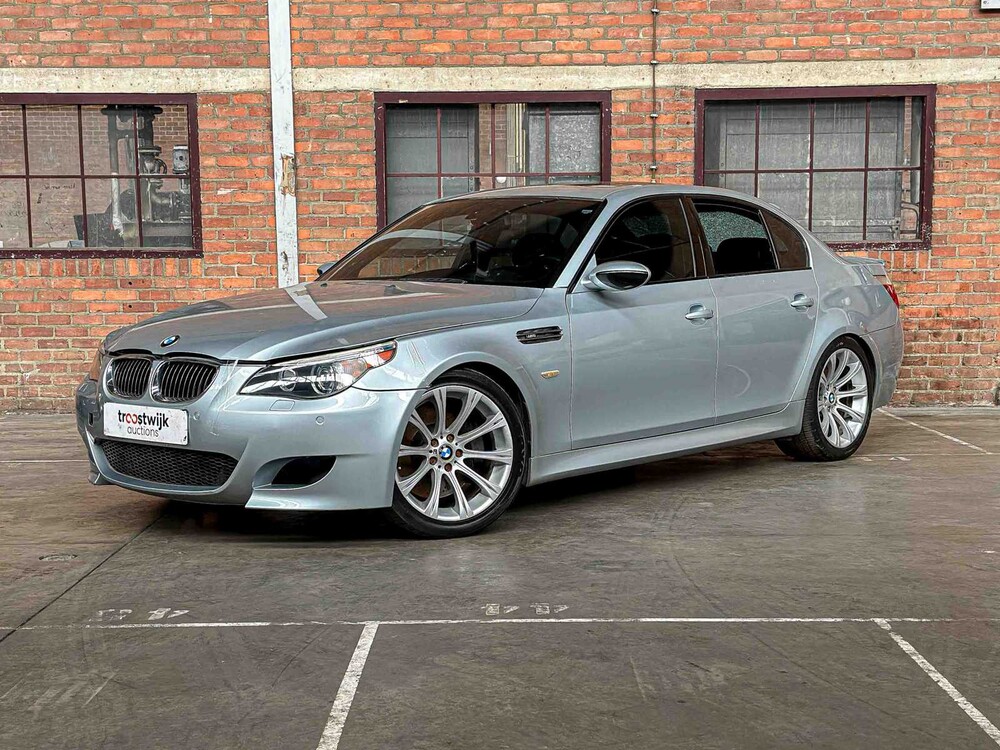 BMW M5 5.0 V10 500pk 2006 5-Serie