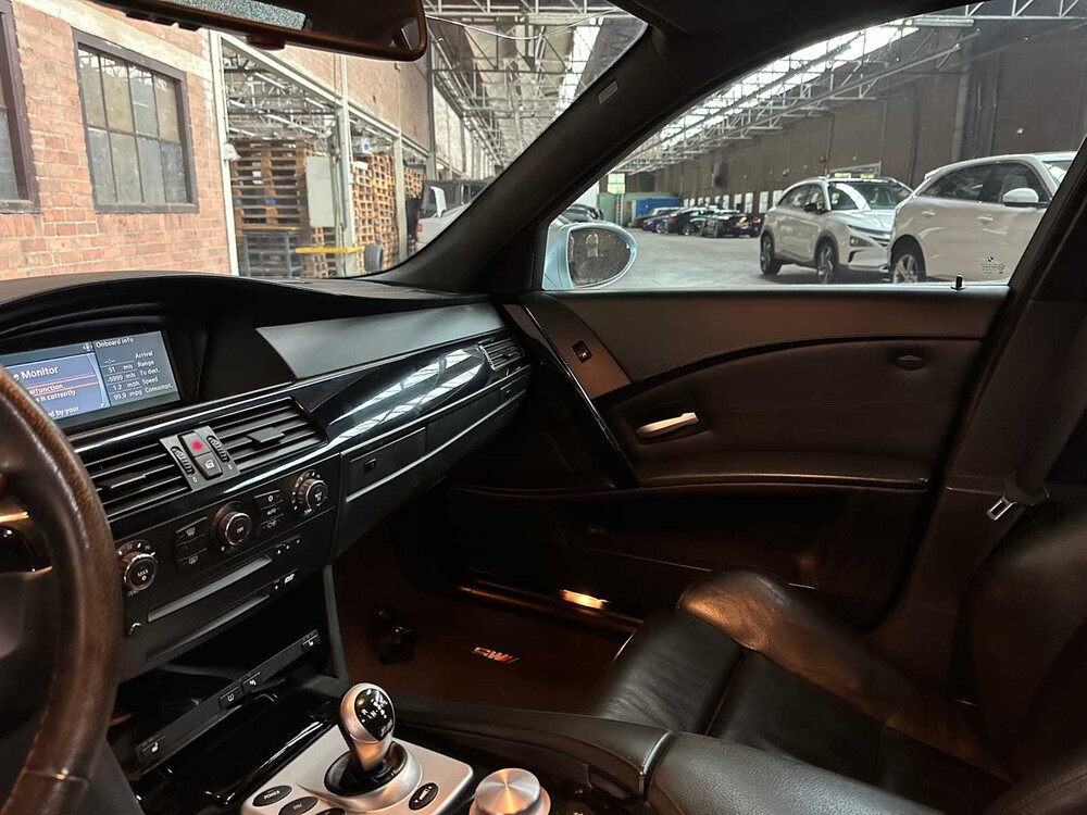 BMW M5 5.0 V10 500pk 2006 5-Serie