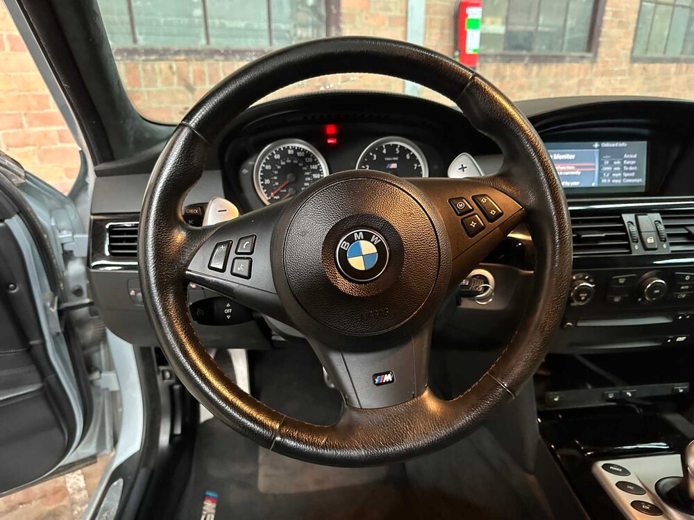BMW M5 5.0 V10 500pk 2006 5-Serie