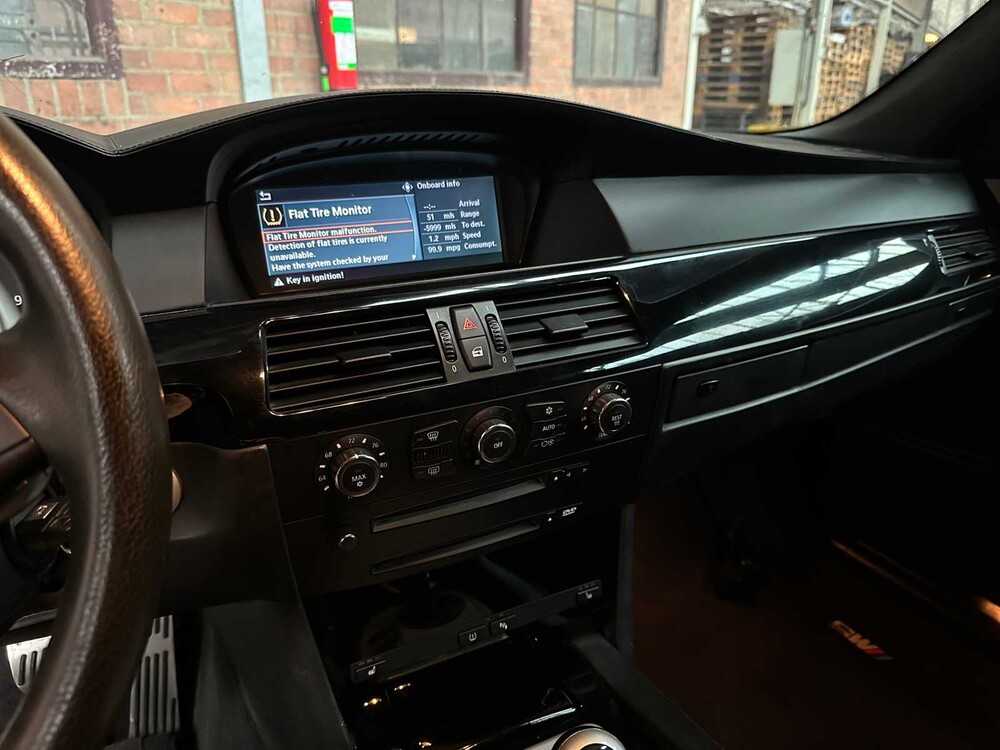 BMW M5 5.0 V10 500pk 2006 5-Serie