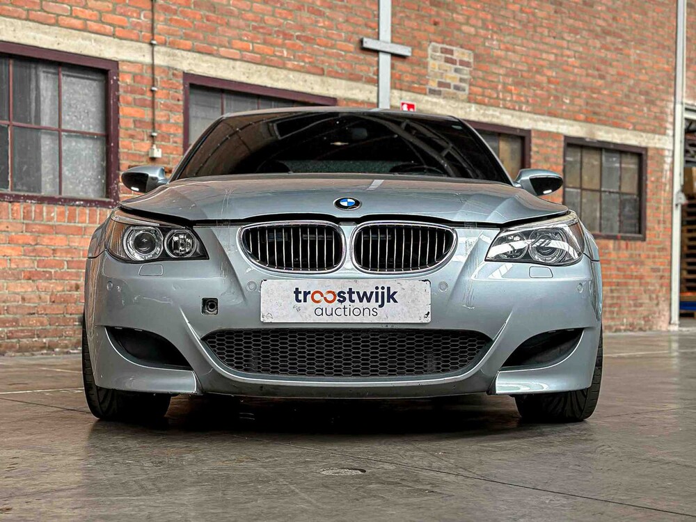 BMW M5 5.0 V10 500pk 2006 5-Serie