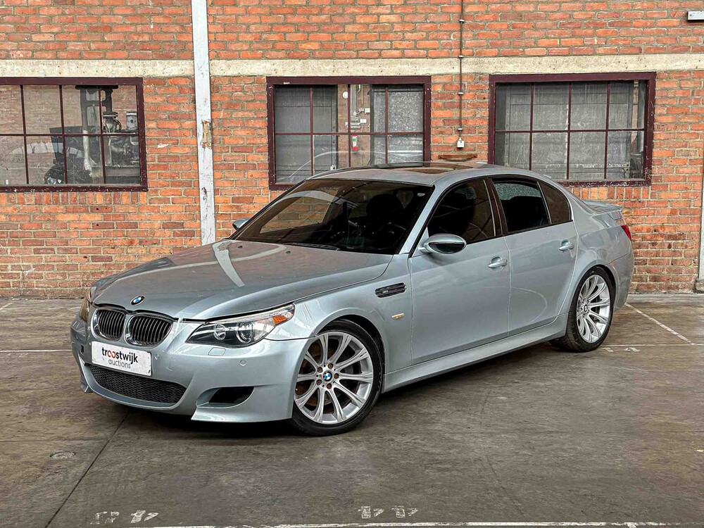 BMW M5 5.0 V10 500pk 2006 5-Serie
