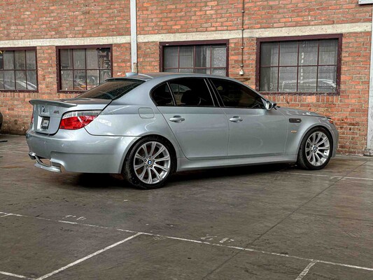 BMW M5 5.0 V10 500pk 2006 5-Serie