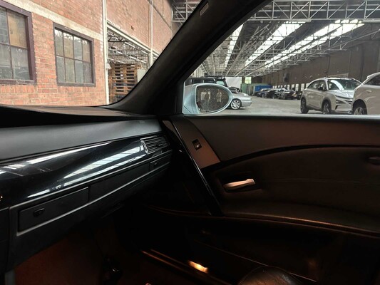 BMW M5 5.0 V10 500pk 2006 5-Serie