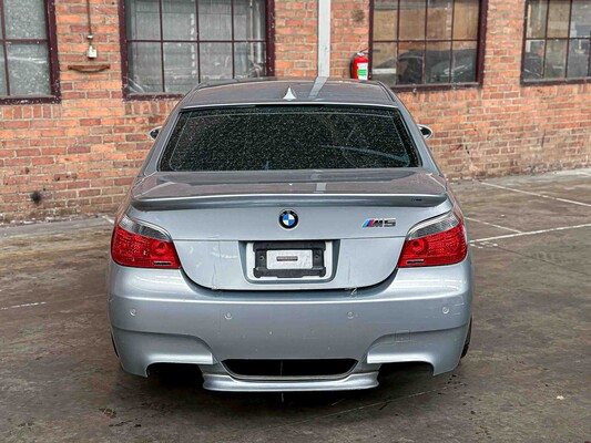 BMW M5 5.0 V10 500pk 2006 5-Serie