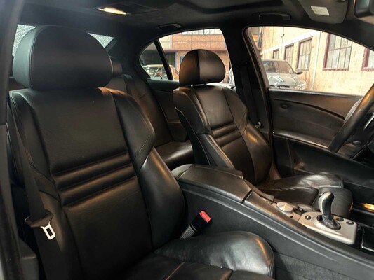 BMW M5 5.0 V10 500pk 2006 5-Serie