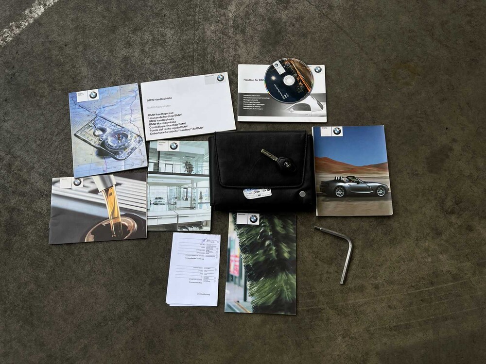 BMW Z4 Roadster 3.0i S 231pk 2004 (Hardtop + Softtop), 36-NV-HZ Youngtimer