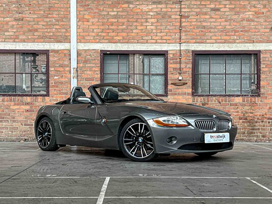 BMW Z4 Roadster 3.0i S 231pk 2004 (Hardtop + Softtop), 36-NV-HZ Youngtimer