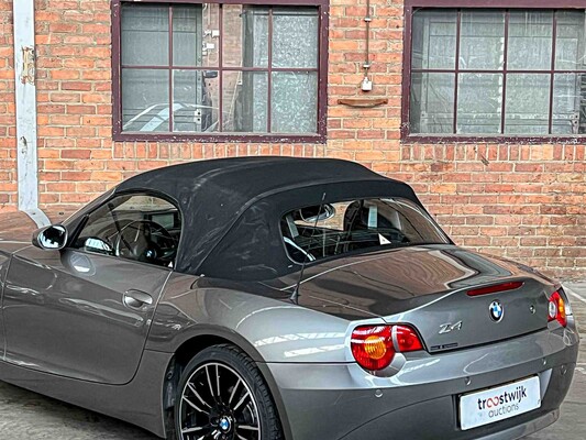 BMW Z4 Roadster 3.0i S 231pk 2004 (Hardtop + Softtop), 36-NV-HZ Youngtimer