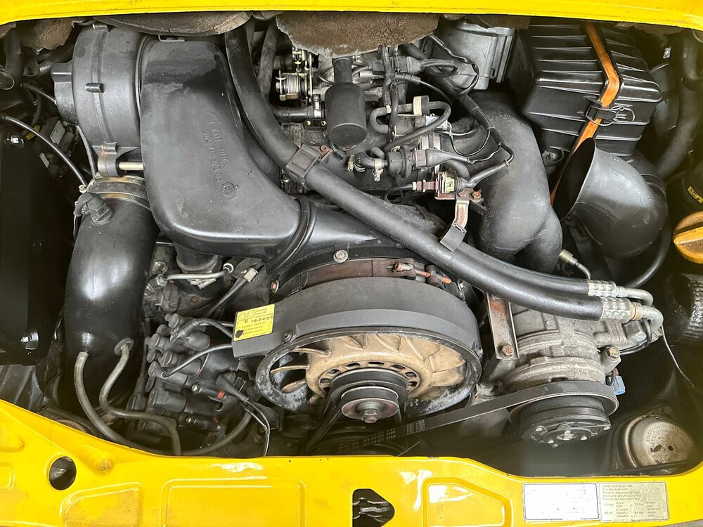 Porsche 911 964 Carrera Cabrio 250pk 1992 Youngtimer