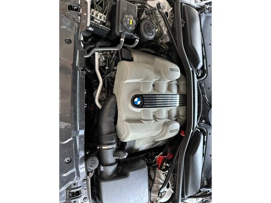 BMW 545i 4.4 V8 333pk 2003 5-serie, G-647-VP
