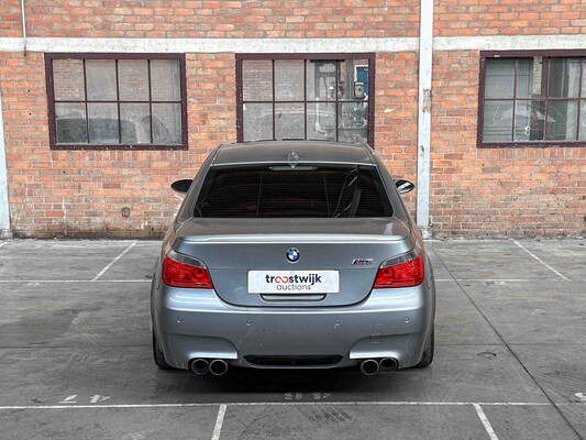 BMW M5 5.0 V10 500pk 2006 5-serie Youngtimer