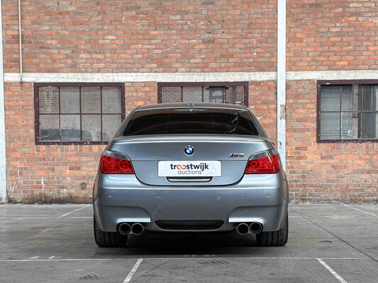 BMW M5 5.0 V10 500pk 2006 5-serie Youngtimer