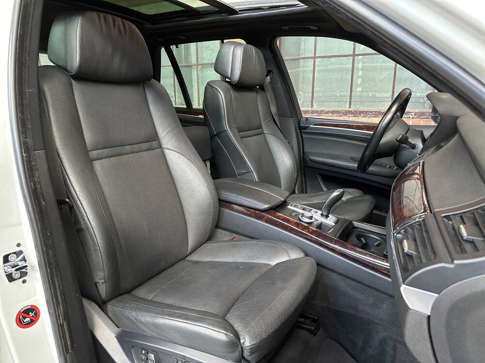 BMW X5 4.8l V8 354pk 2008