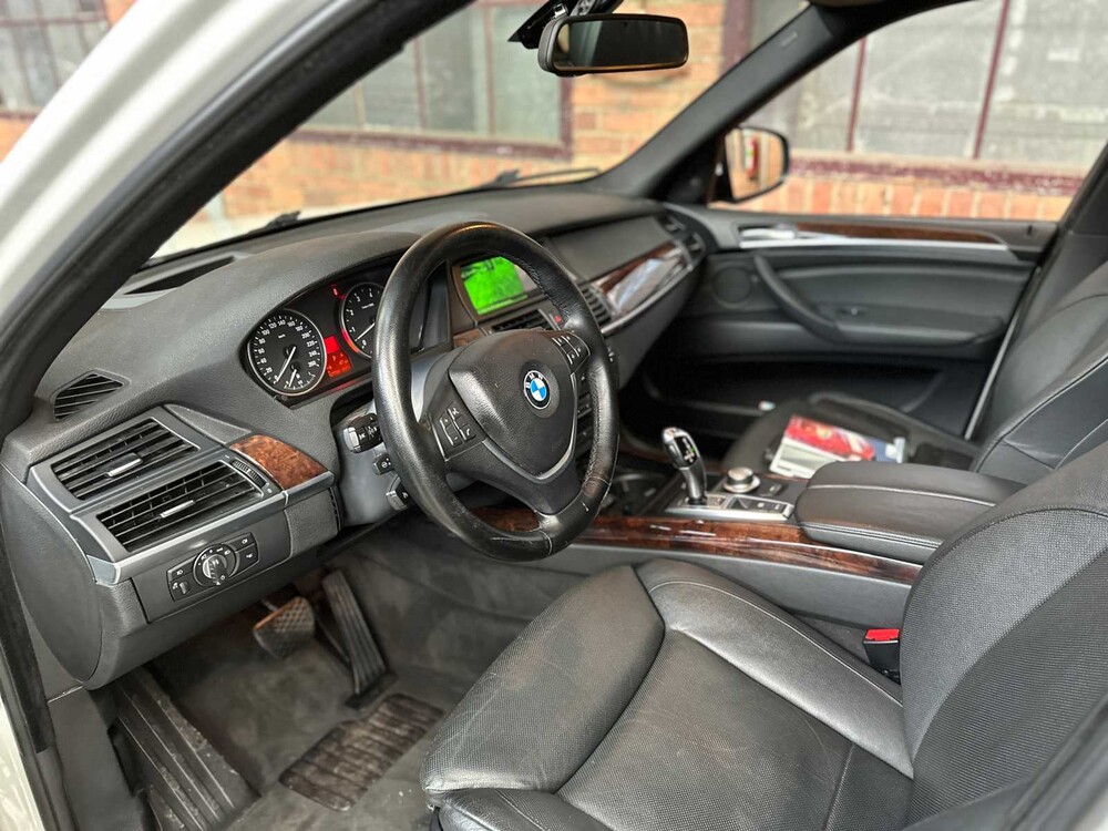 BMW X5 4.8l V8 354pk 2008