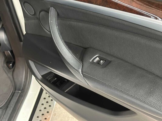 BMW X5 4.8l V8 354pk 2008