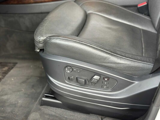 BMW X5 4.8l V8 354pk 2008