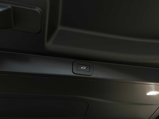 Land Rover Range Rover P460e HSE AWD 460hp 2025 -MY26- Plug-In Hybrid, HSF-72-F Manufacturer's Warranty