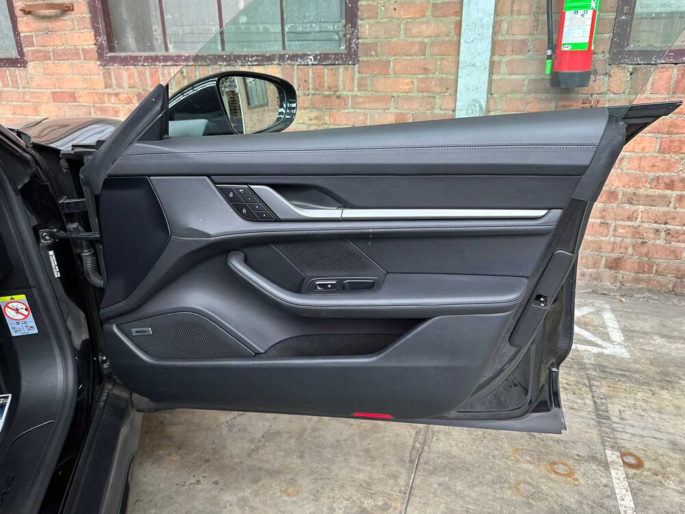 Porsche Taycan Cross Turismo 4 93 kWh Sport-Chrono 476pk 2021, P-434-JF