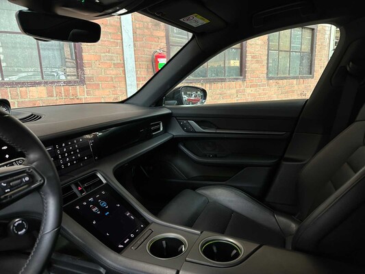 Porsche Taycan Cross Turismo 4 93 kWh Sport-Chrono 476pk 2021, P-434-JF