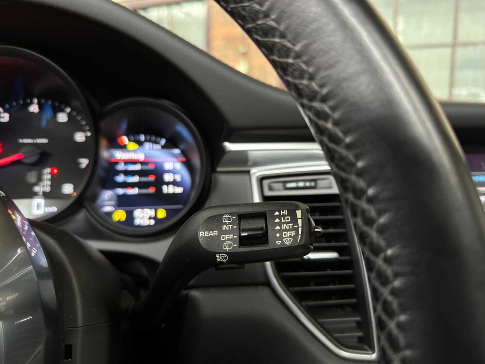 Porsche Macan 2.0 252pk 2018, RP-880-P