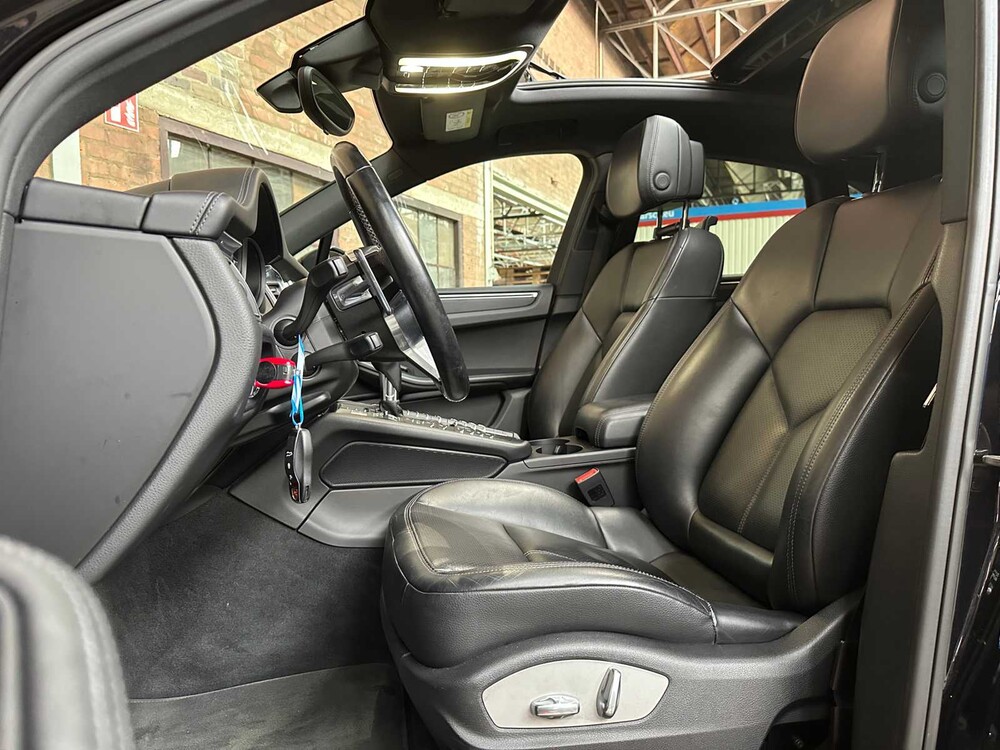 Porsche Macan 2.0 252pk 2018, RP-880-P