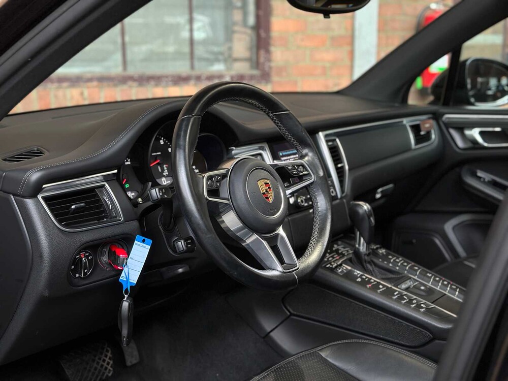Porsche Macan 2.0 252pk 2018, RP-880-P