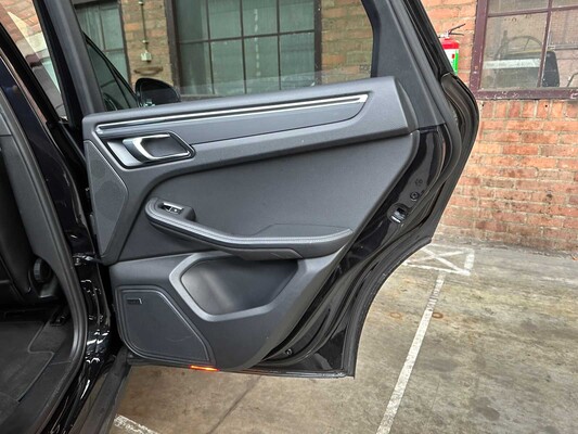 Porsche Macan 2.0 252pk 2018, RP-880-P