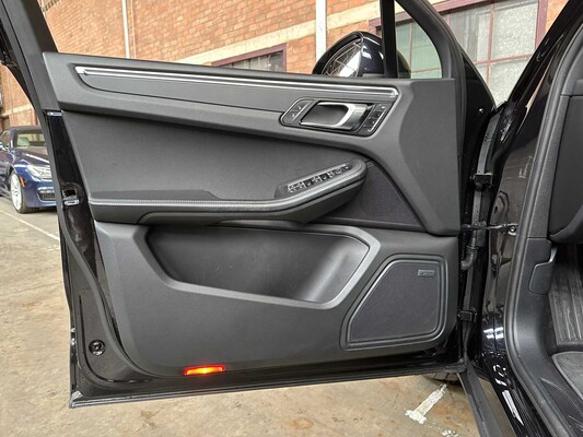 Porsche Macan 2.0 252pk 2018, RP-880-P