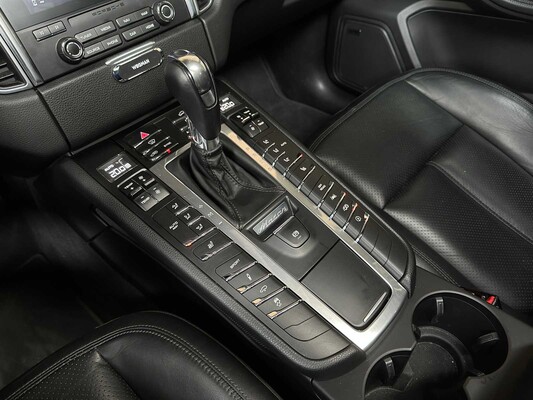 Porsche Macan 2.0 252pk 2018, RP-880-P