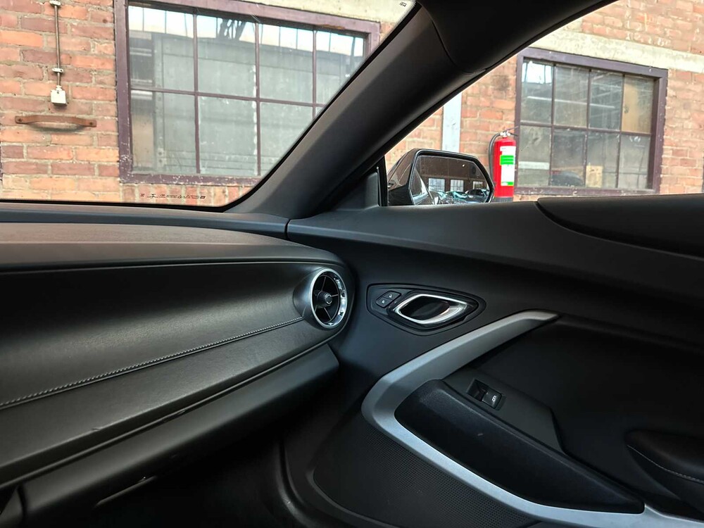 Chevrolet Camaro 1LT 2.0L l4 F DOHC 16V 275pk 2019