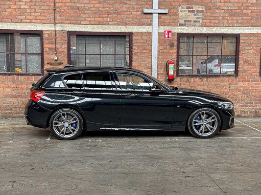 BMW M135i Centennial High Executive 1-serie 326pk 2016, J-630-FN