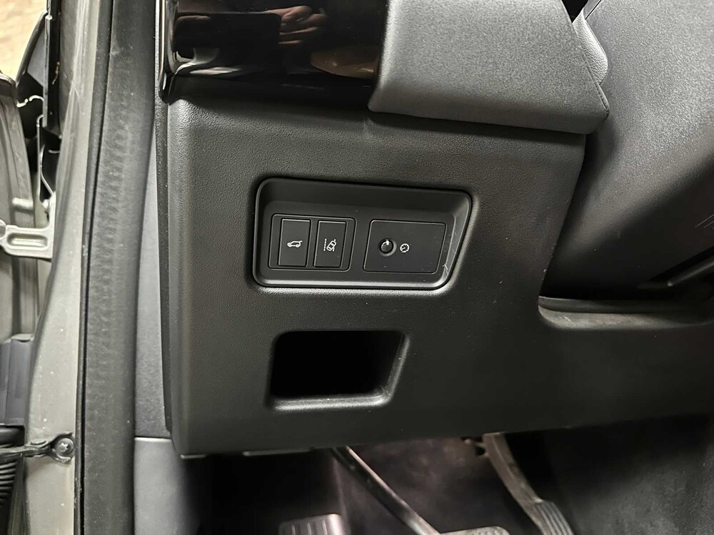 Land Rover Discovery 3.0 Td6 First Edition 7p. 258pk 2017, NT-499-K