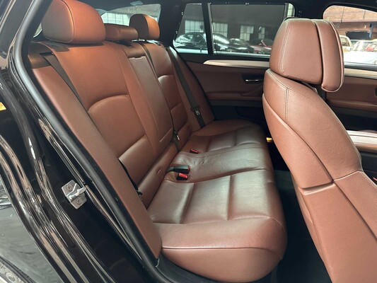 BMW 550i 4.4 V8 High Executive M-Sport F11 408pk 2011 5-serie Touring, HP-259-J