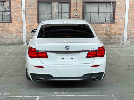 BMW ActiveHybrid7 M-Sport 3.0 L6 354pk 2014 7-serie