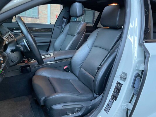 BMW ActiveHybrid7 M-Sport 3.0 L6 354pk 2014 7-serie