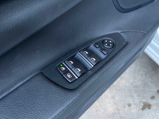 BMW ActiveHybrid7 M-Sport 3.0 L6 354pk 2014 7-serie