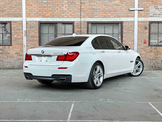 BMW ActiveHybrid7 M-Sport 3.0 L6 354pk 2014 7-serie