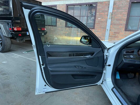 BMW ActiveHybrid7 M-Sport 3.0 L6 354pk 2014 7-serie