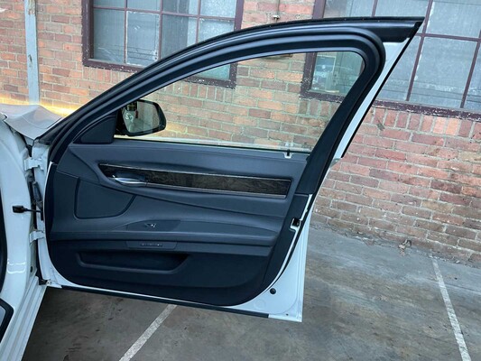 BMW ActiveHybrid7 M-Sport 3.0 L6 354pk 2014 7-serie