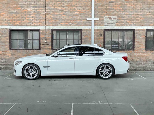 BMW ActiveHybrid7 M-Sport 3.0 L6 354pk 2014 7-serie