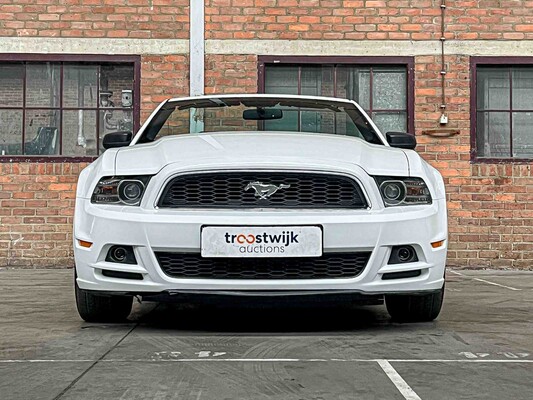 Ford Mustang Cabriolet 3.7 V6 305pk 2014