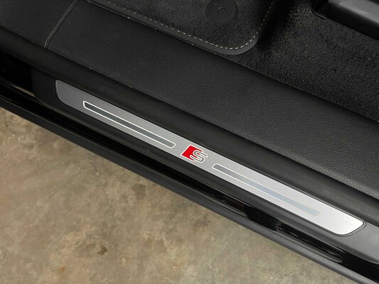 Audi Q8 60 TFSIe Quattro S-Line 490hp 2025 Plug-In Hybrid Factory Warranty