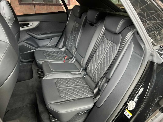 Audi Q8 60 TFSIe Quattro S-Line 490hp 2025 Plug-In Hybrid Factory Warranty