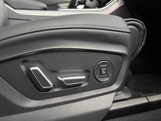Audi Q8 60 TFSIe Quattro S-Line 490hp 2025 Plug-In Hybrid Factory Warranty