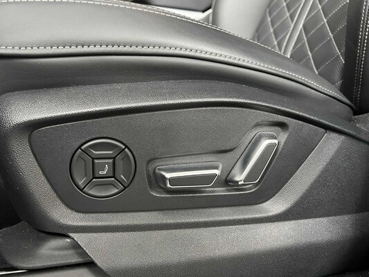 Audi Q8 60 TFSIe Quattro S-Line 490hp 2025 Plug-In Hybrid Factory Warranty