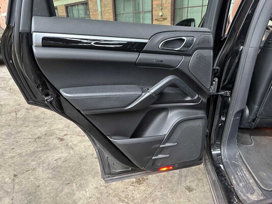 Porsche Cayenne 3.6 299pk 2012, 5-TBR-27