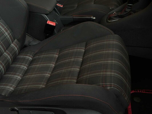 Volkswagen Golf GTI VI 2.0 DSG 211pk 2010 (NEW ENGINE 71.547) Golf 6, J-699-TZ