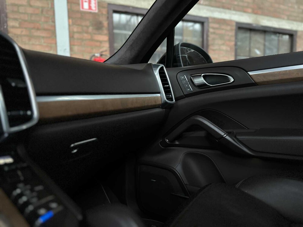 Porsche Cayenne Turbo 4.8 V8 500pk 2011, TB-959-G