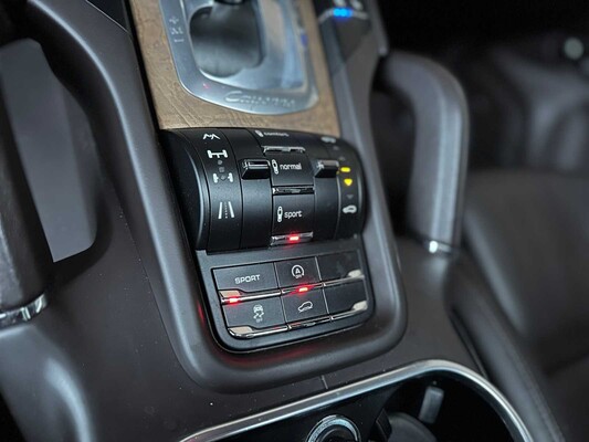 Porsche Cayenne Turbo 4.8 V8 500pk 2011, TB-959-G